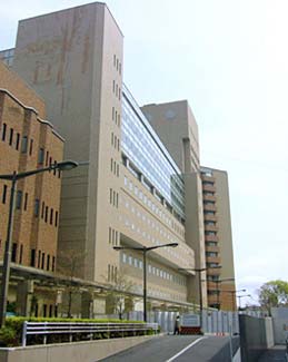 写真:東京大学医学部附属病院 中央診療棟2 CPFの外観